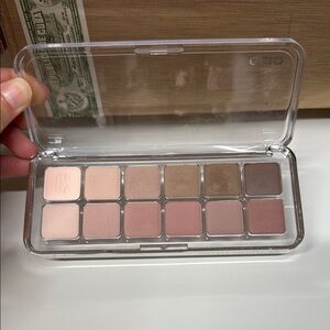 CLIO Neutral Pink Taupe Eyeshadow Palette - 03 mute library